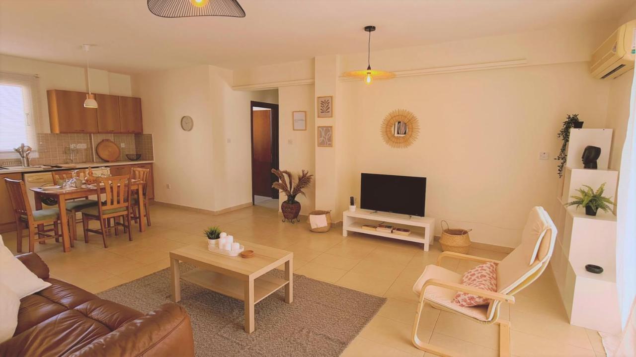 Stay Sunny Palms Apartment Voroklini Esterno foto