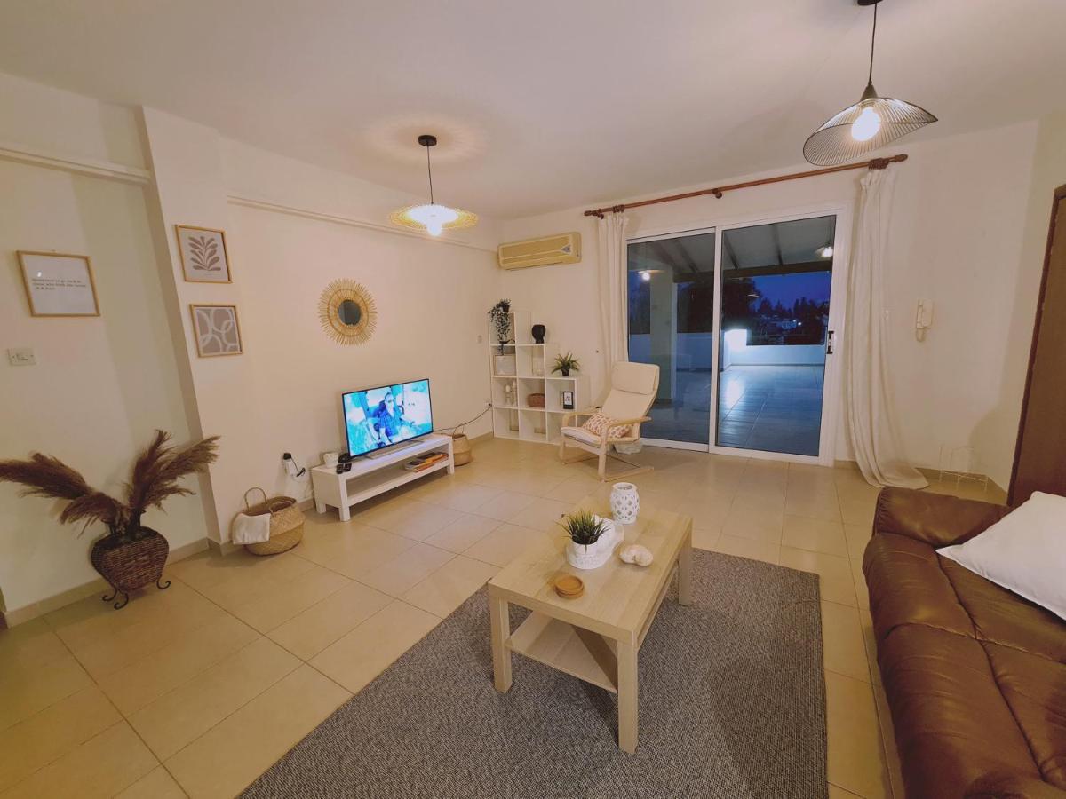Stay Sunny Palms Apartment Voroklini Esterno foto